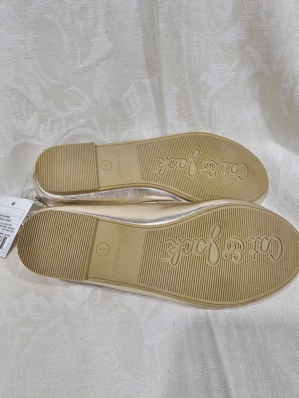 Cat & Jack Girls Gold Metallic Ballet Flats with Bow Trim